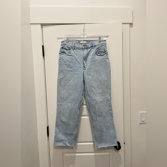 Abercrombie & Fitch Vintage Ultra High Rise 90s Straight Jean - Picture 6 of 12